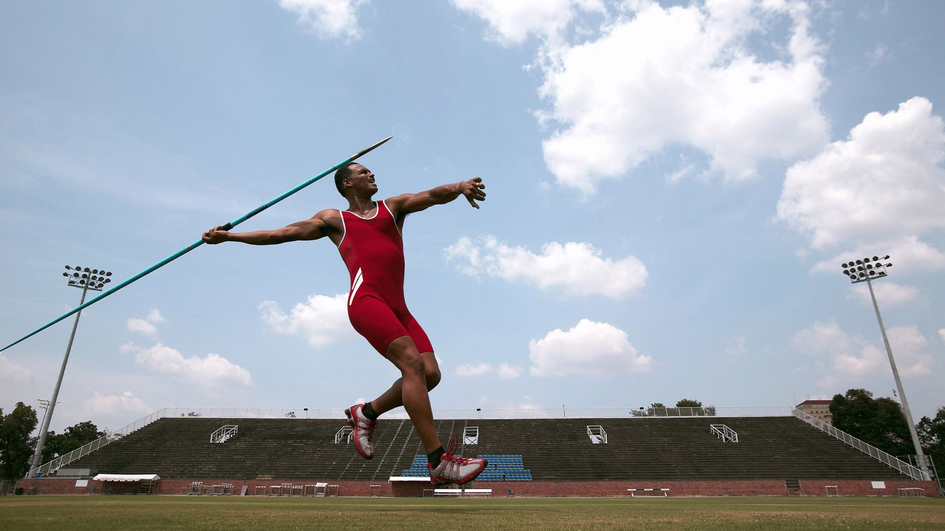 开云体育-霍勒迪打出生涯之夜,骑士铁壁压制步行者